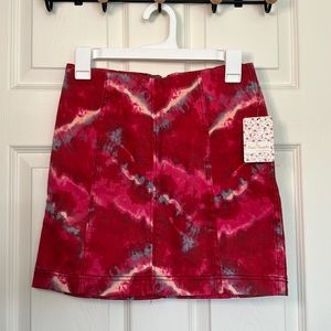 NWT FREE PEOPLE Femme Denim Mini Skirt in Flamingo Flame Tie Dye Size 4